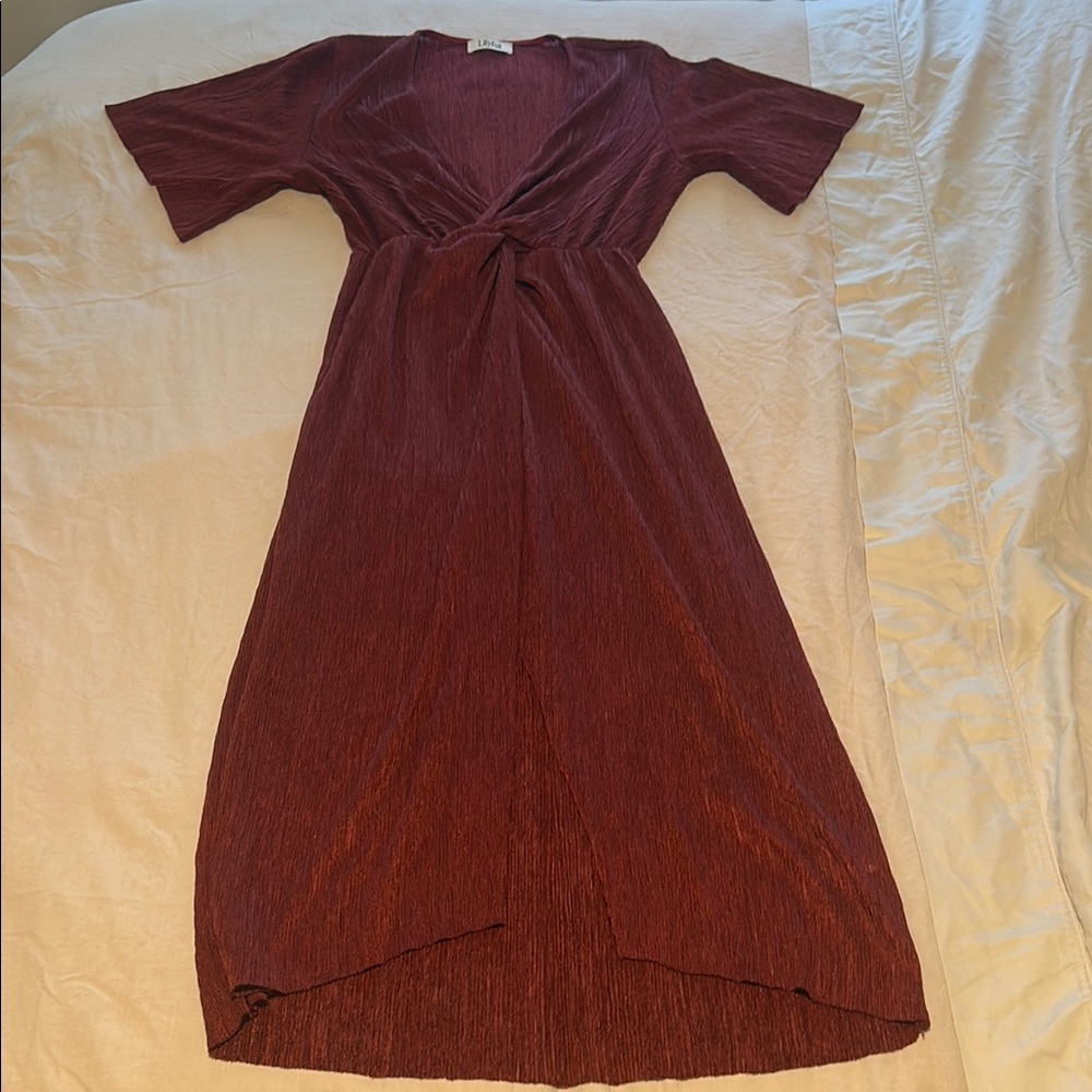 Red Midi Sundress with V-Neck and Short Sleeves